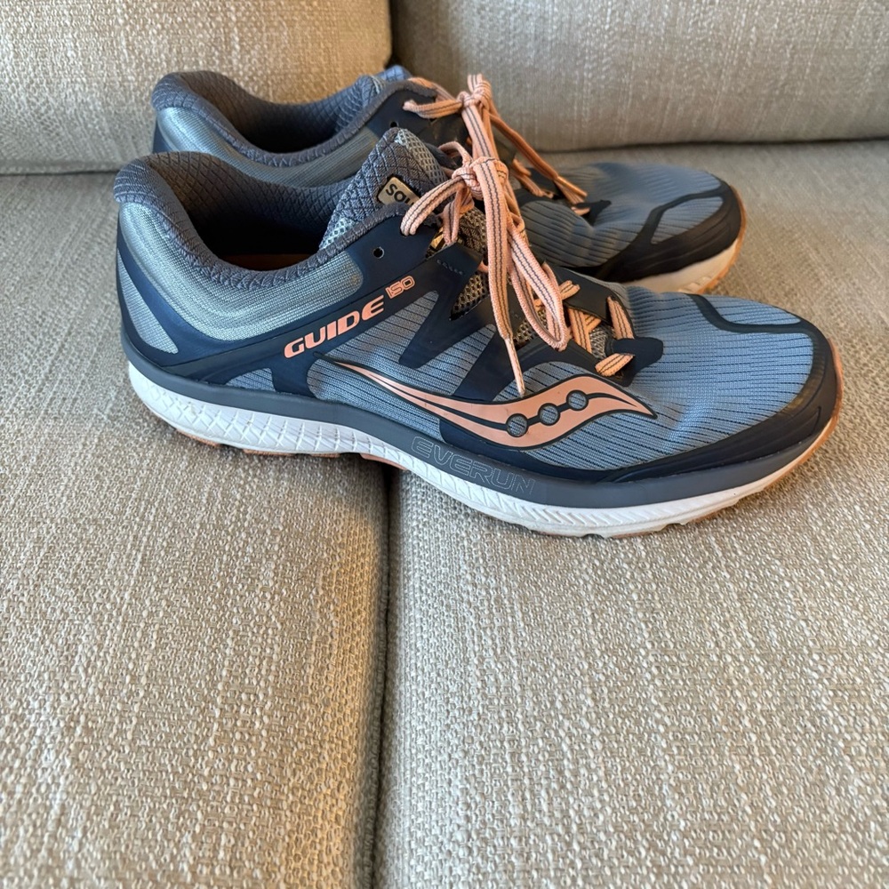 Saucony Women’s Guide Iso Gray & Peach Running Shoes - Size 10